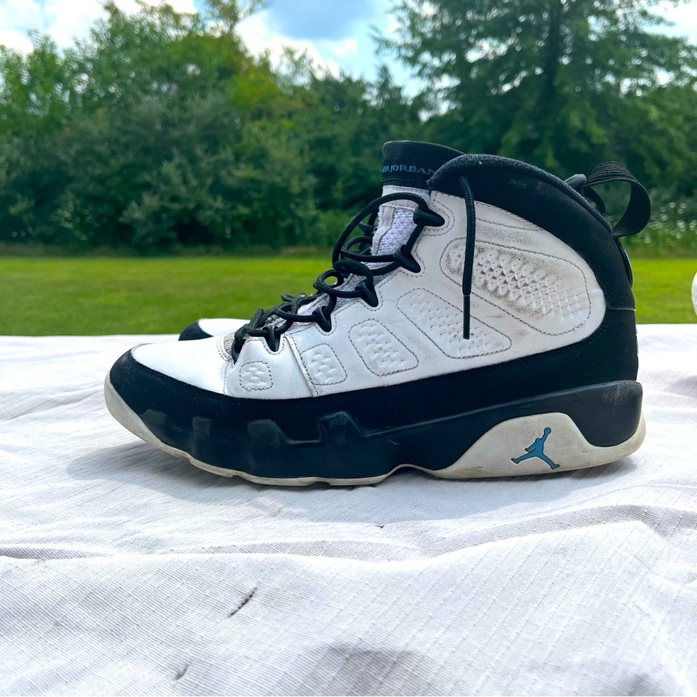 Jordan 9 University Blue (Willing to negotiate offers)